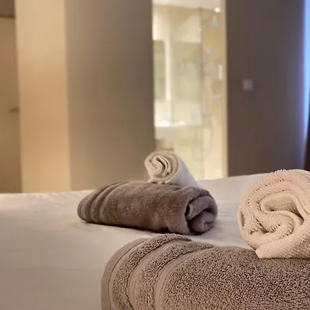 Maison 2 Appts Et 1 - Conciergerie De L'uzege Apartment